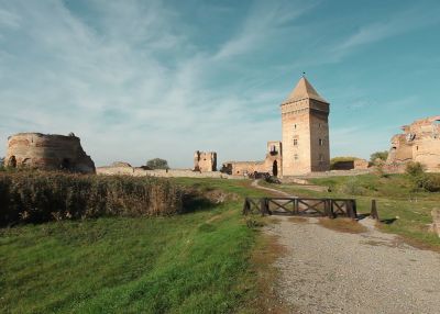 Ponosna lepotica ponovo bdi nad ravnicom: Prvih sedam vekova tvrđave Bač