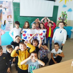 Migrant and refugee children attend schools in Vranje